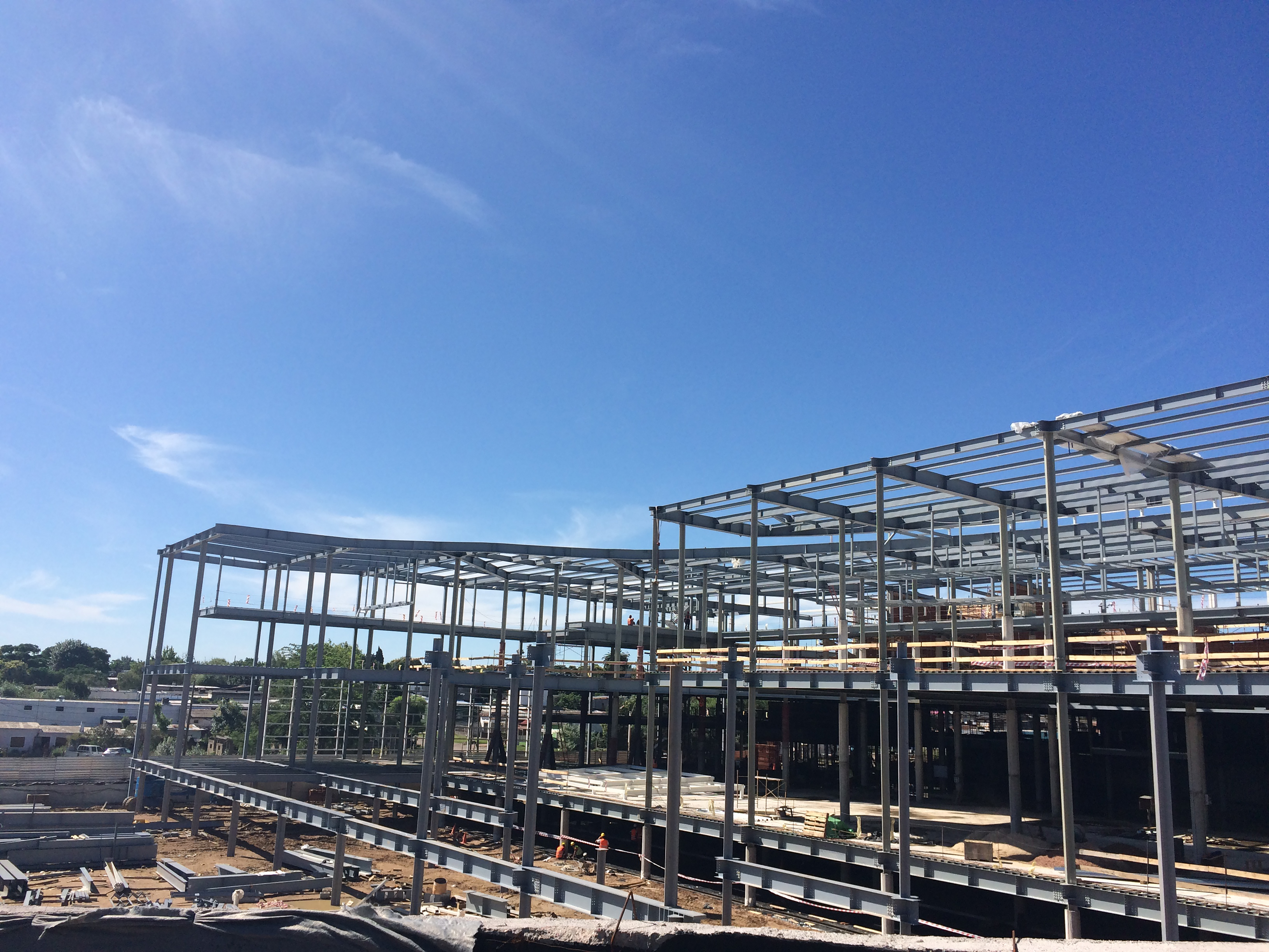 Imágen de la estructura del Shopping en Las Piedras