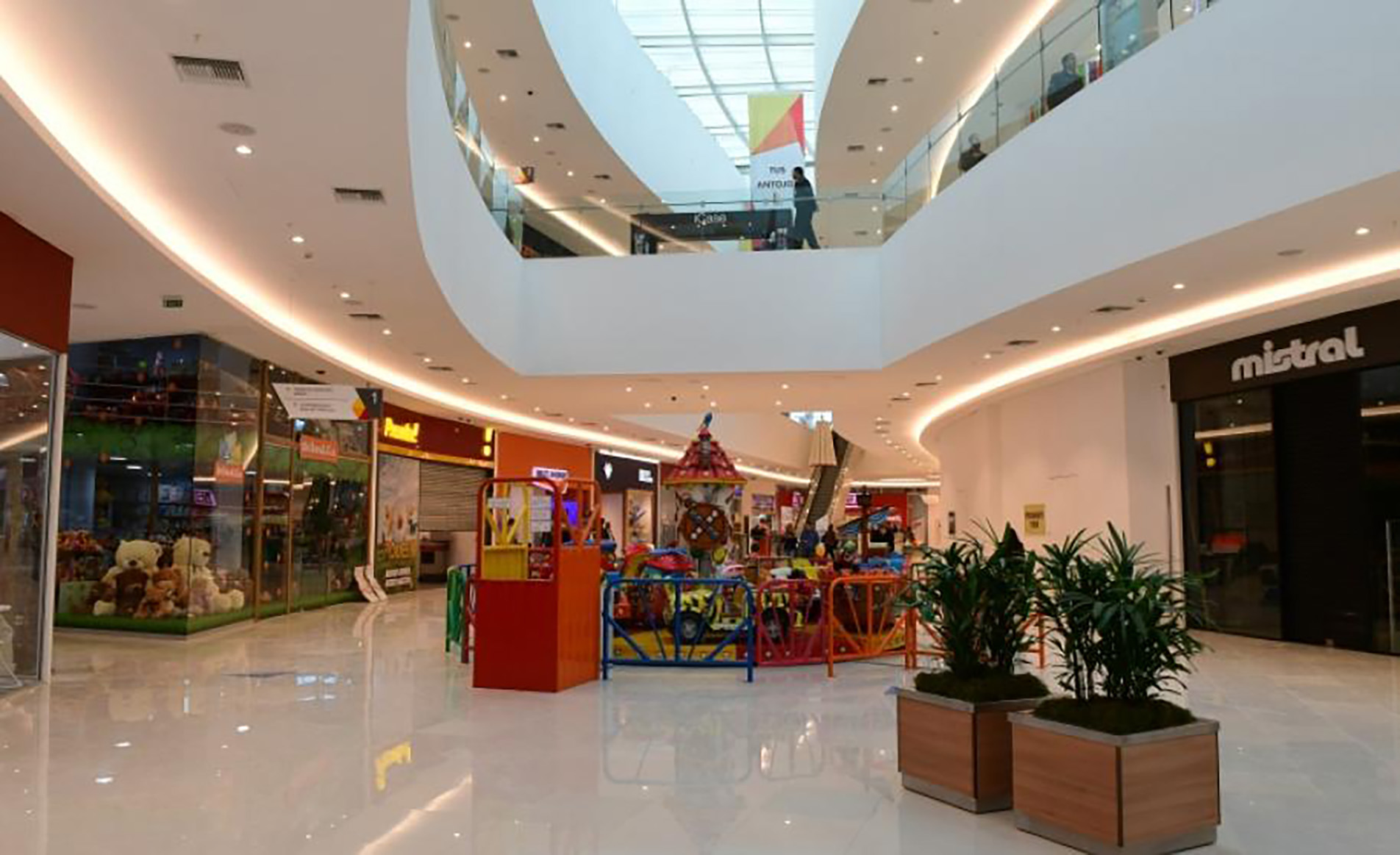 Imágen de la estructura del Shopping en Las Piedras